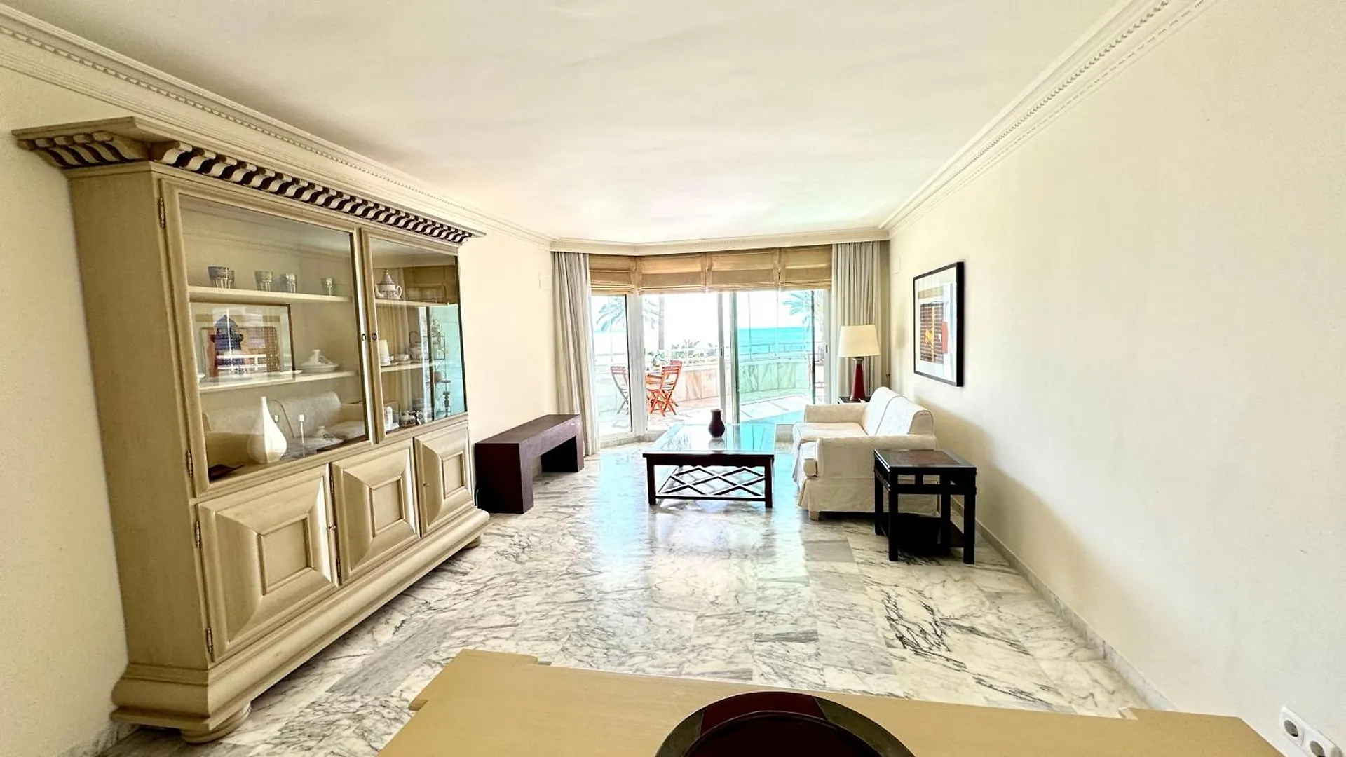 2 Dorm 2 Banos En Primera Linea En Playa Esmeralda Marbella Lejlighed