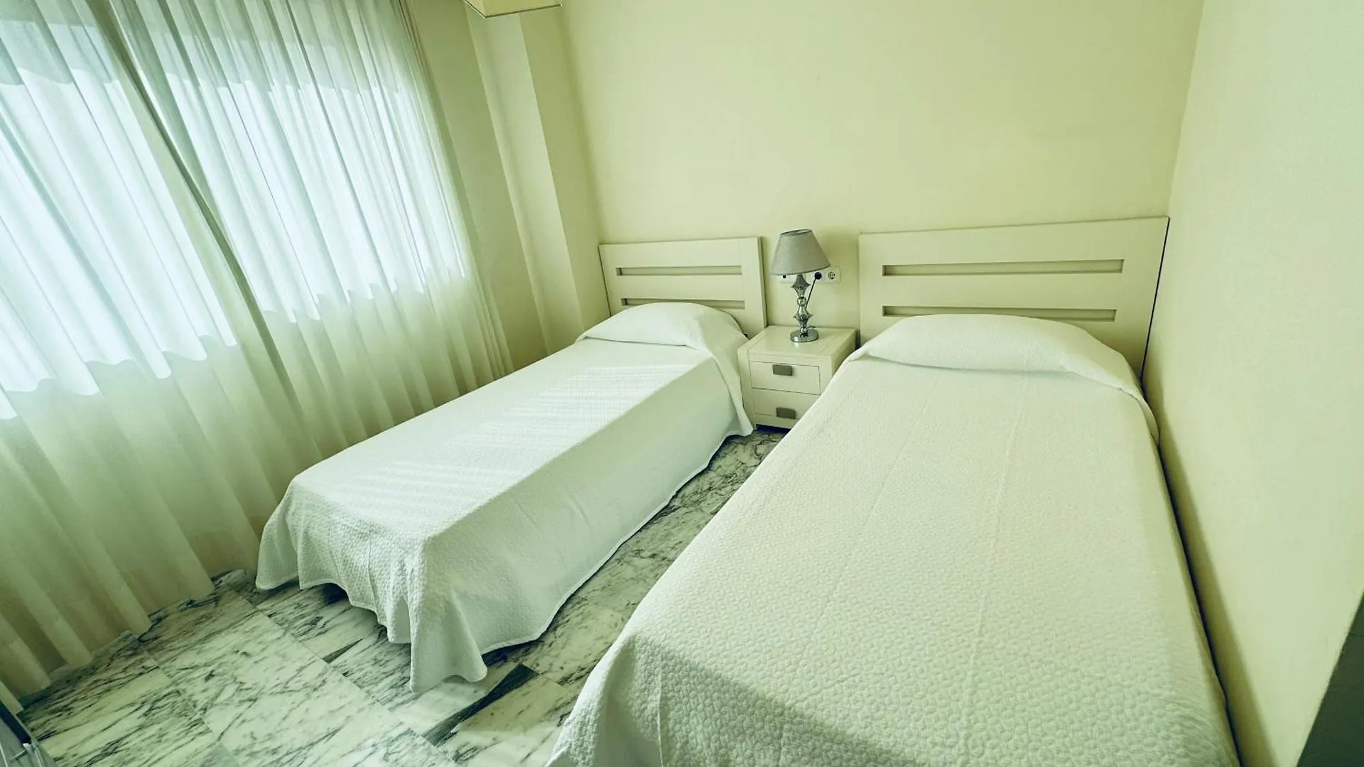 2 Dorm 2 Banos En Primera Linea En Playa Esmeralda Marbella 0*,  Spanien