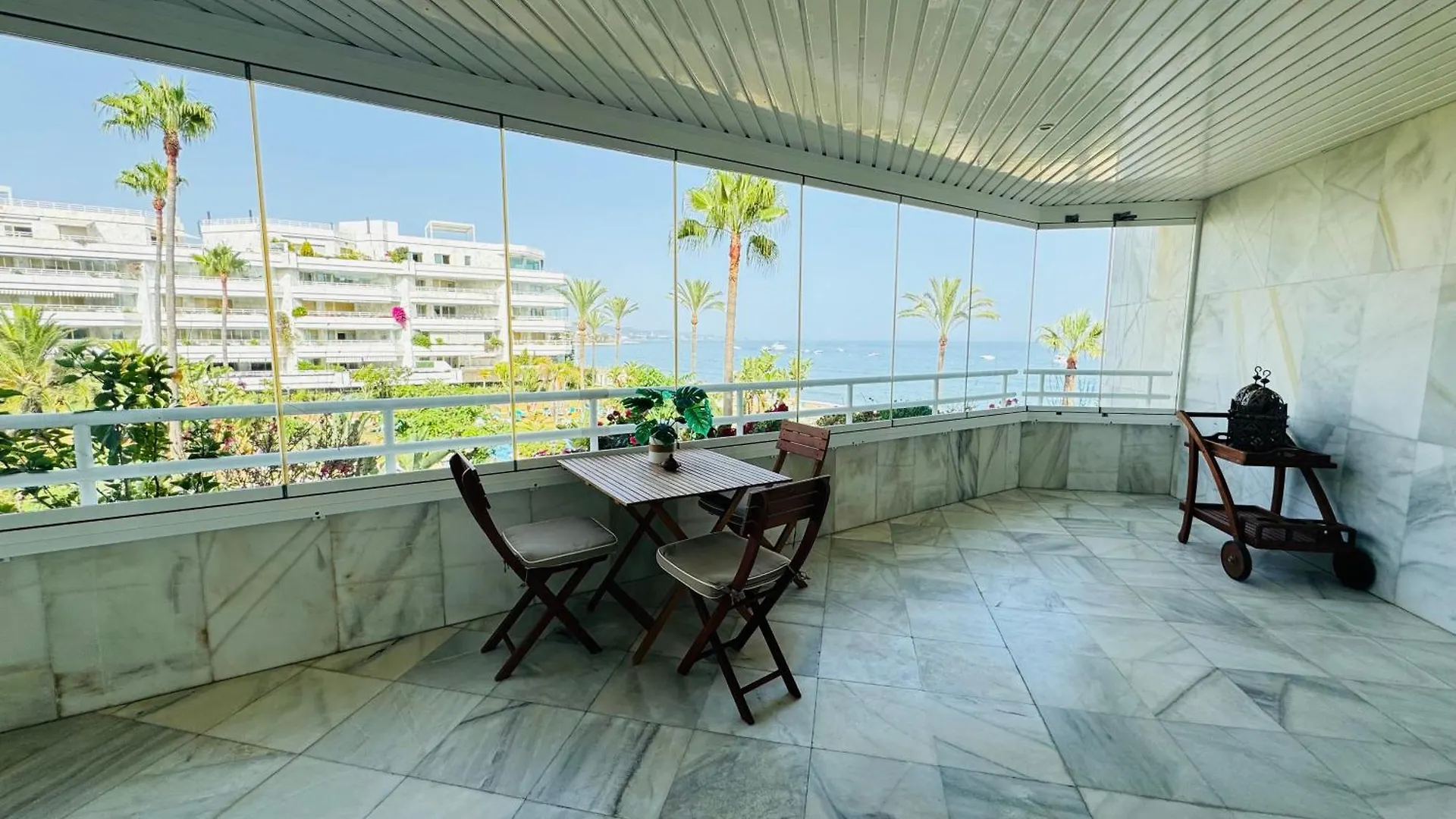 Apartment 2 Dorm 2 Banos En Primera Linea En Playa Esmeralda Marbella Spain