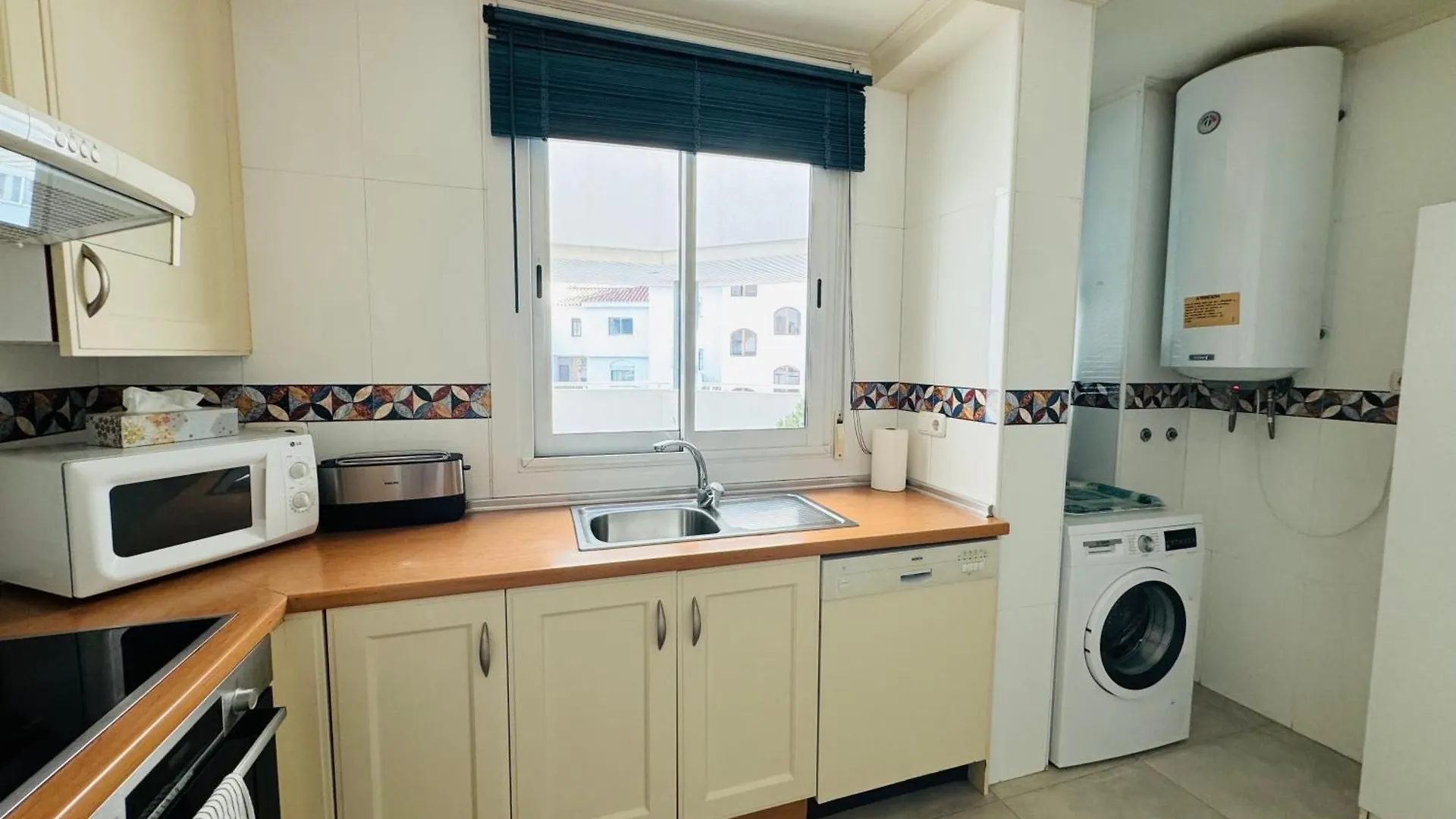 2 Dorm 2 Banos En Primera Linea En Playa Esmeralda Marbella
