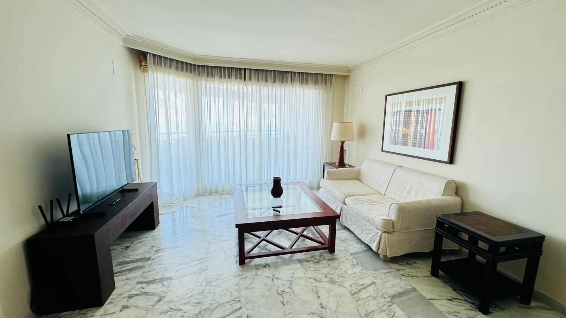 2 Dorm 2 Banos En Primera Linea En Playa Esmeralda Marbella İspanya