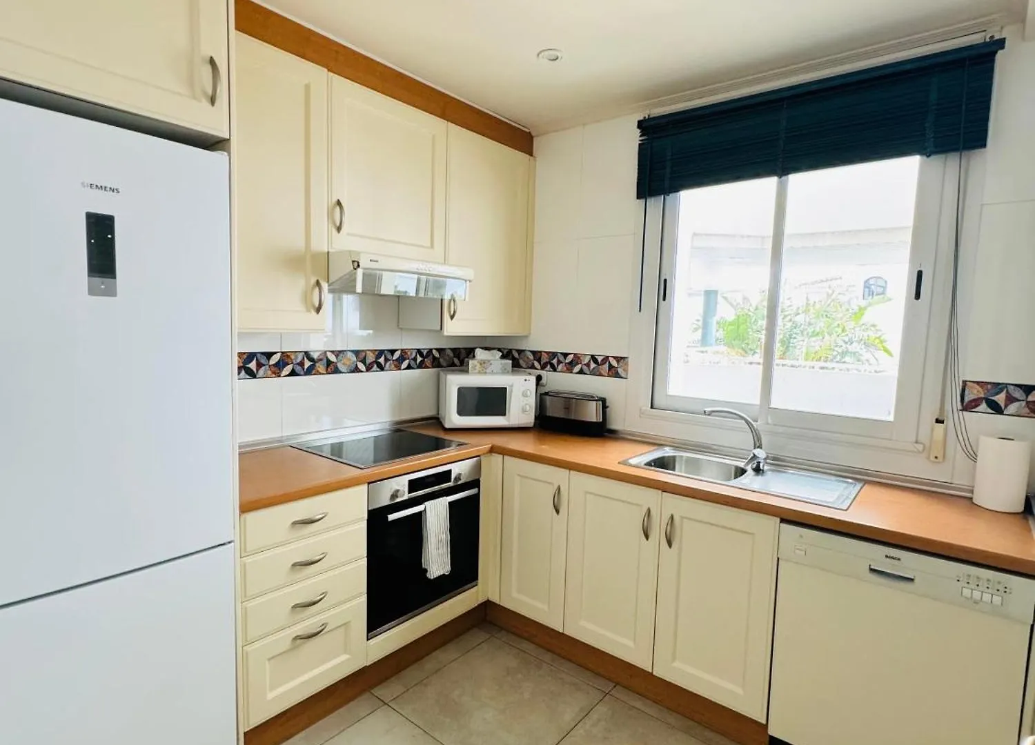 2 Dorm 2 Banos En Primera Linea En Playa Esmeralda Marbella